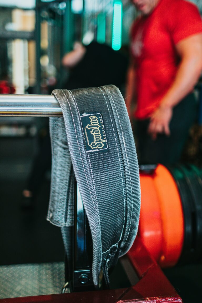 Best Lifting Belts to Buy in 2025: Leather vs Nylon Comparison